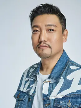 黄遇奇（贾冰饰演）